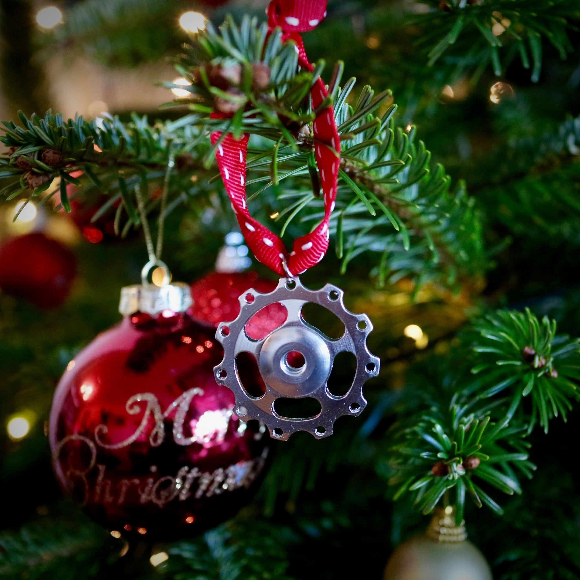 Jockey Wheel Christmas Tree Decoration - Simple
