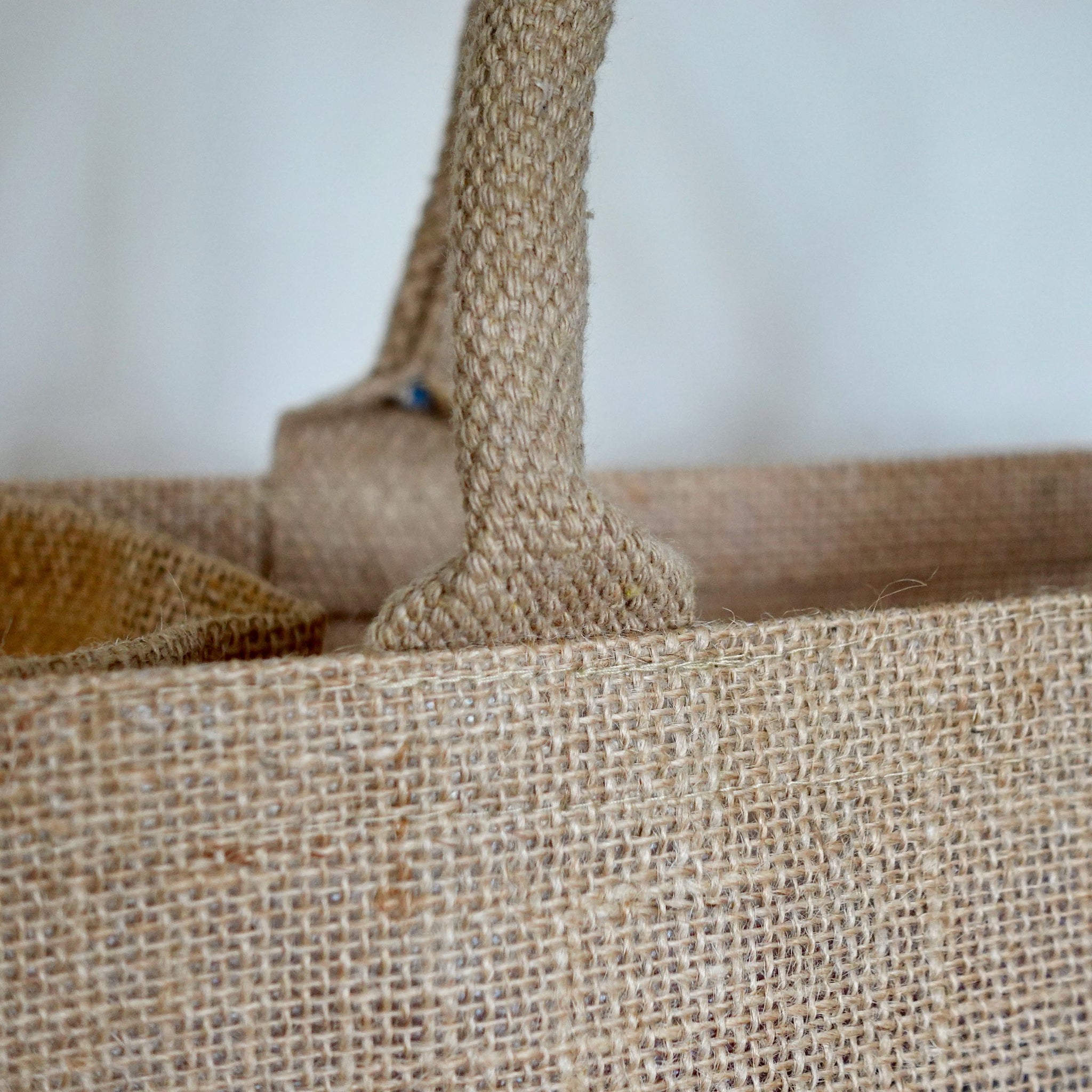 OFASHION Maple Leaf Print Jute Tote Bag - Eco-Friendly, Reusable Canadian Pride Bag For Grocery, Beach & Shopping