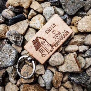 Personalised New Home Key Ring with Couple’s Names – Cute House & Fence Design