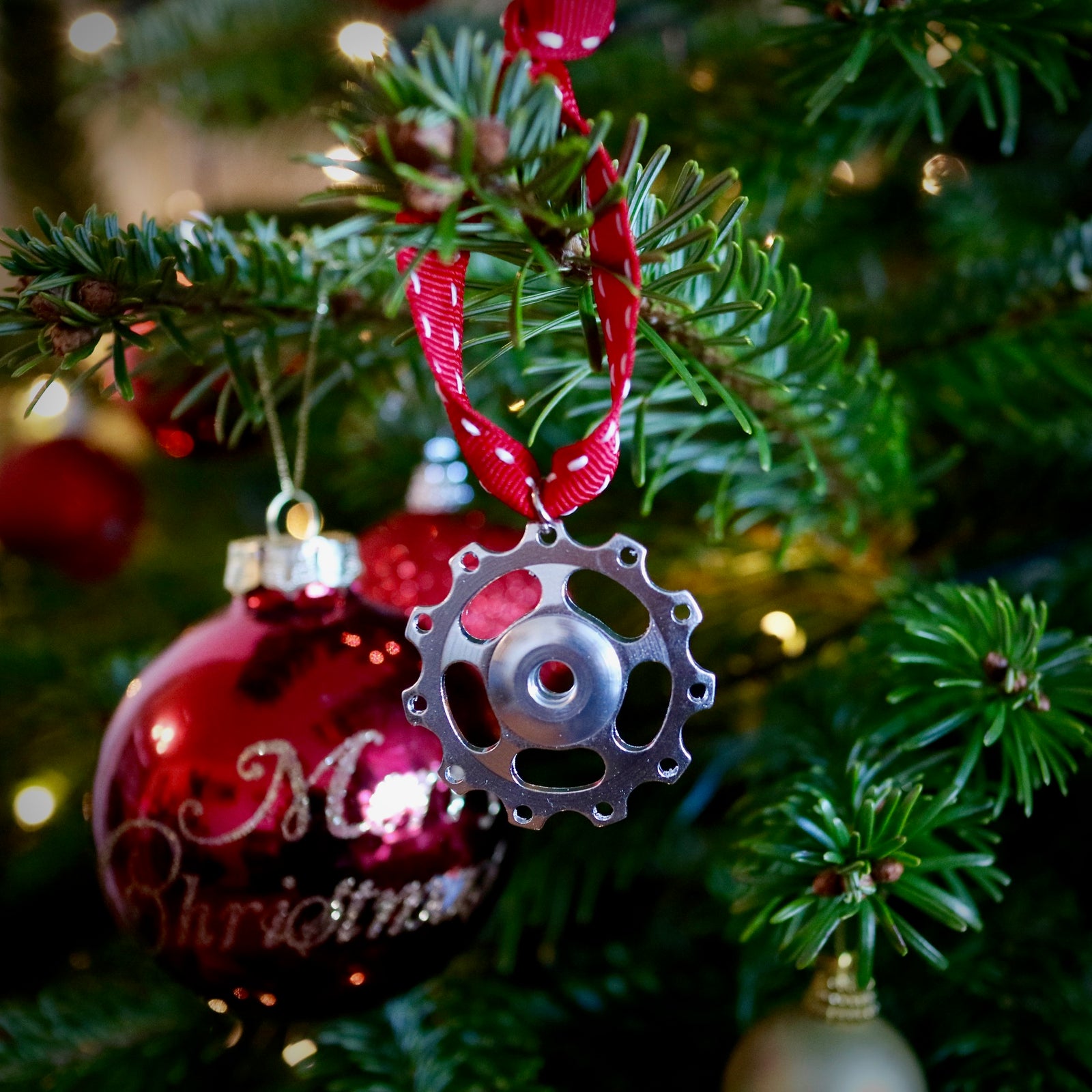 Jockey Wheel Christmas Tree Decoration - Simple
